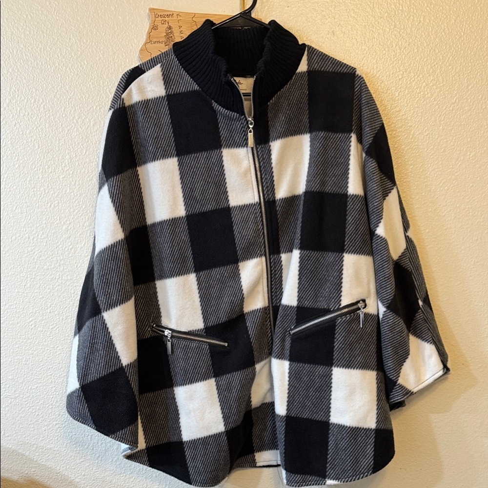Moda Black and White Plaid Outerwear